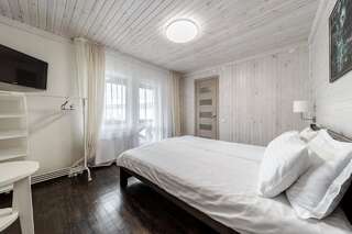 Гостевой дом Guest House Славское Двухместный номер с 1 кроватью и балконом-11