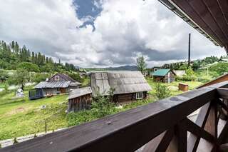 Гостевой дом Guest House Славское Двухместный номер с 1 кроватью и балконом-5