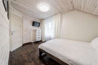 Гостевой дом Guest House Славское Двухместный номер с 1 кроватью и балконом-10